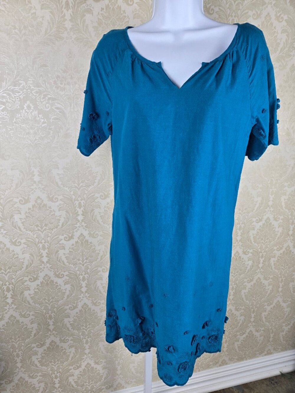 Ellen Tracy Size Small Teal Shift Dress Split Vneck Short Sleeve Embroidered Dtl